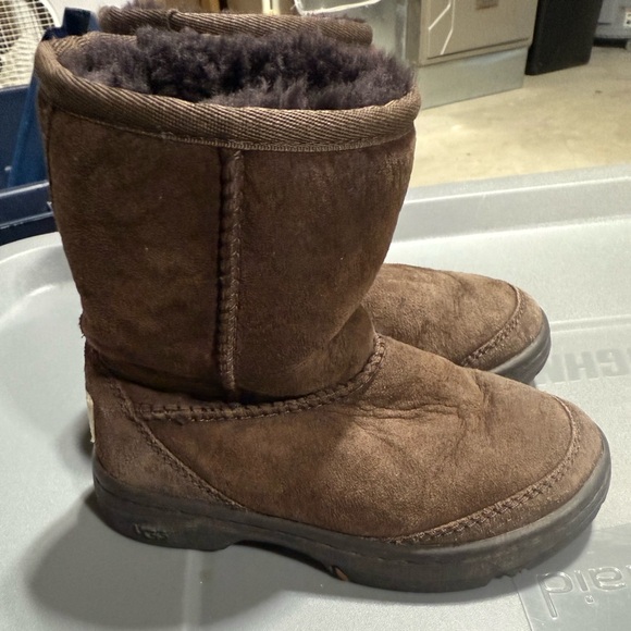 Brown Girls / Toddler Uggs - Picture 3 of 5